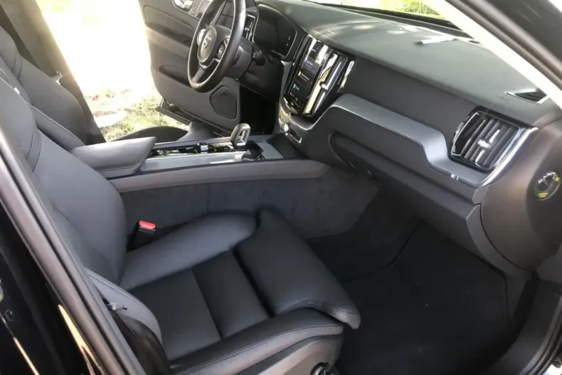 Volvo XC60 din 2024 cu 10.278 km - oferta VOL168466 - foto 9