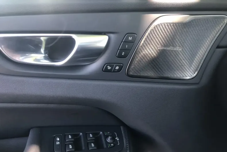 Volvo XC60 din 2024 cu 10.278 km - oferta VOL168466 - foto 16