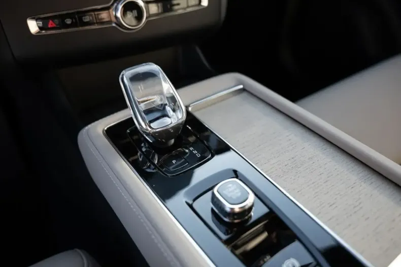 Volvo XC90 din 2025 cu 9.750 km - oferta VOL168469 - foto 15