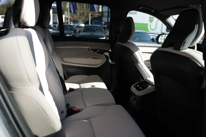 Volvo XC90 din 2025 cu 9.750 km - oferta VOL168469 - foto 18