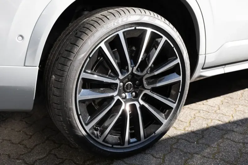 Volvo XC90 din 2025 cu 9.750 km - oferta VOL168469 - foto 21