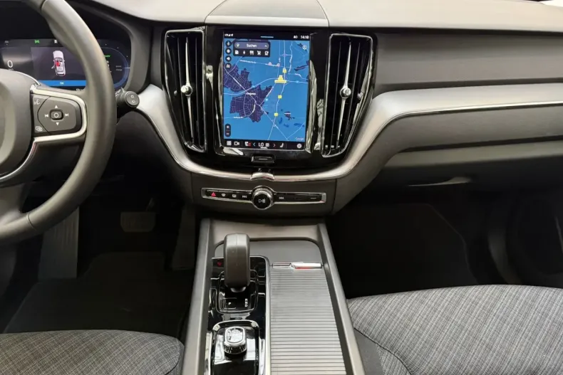 Volvo XC60 din 2024 cu 23.846 km - oferta VOL168470 - foto 8