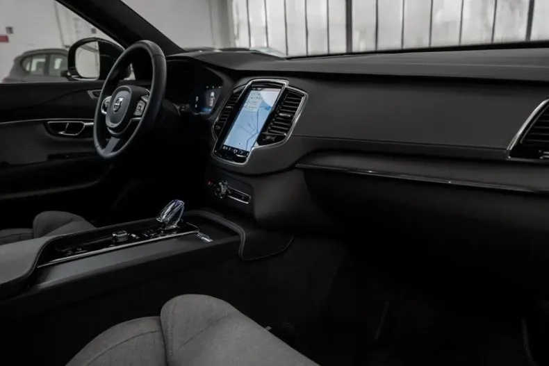 Volvo XC90 din 2024 cu 21.900 km - oferta VOL168481 - foto 4