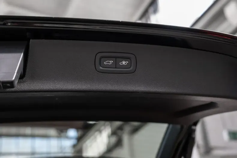 Volvo XC90 din 2024 cu 21.900 km - oferta VOL168481 - foto 8