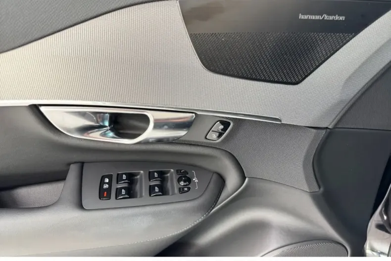 Volvo XC90 din 2024 cu 7.169 km - oferta VOL168485 - foto 13