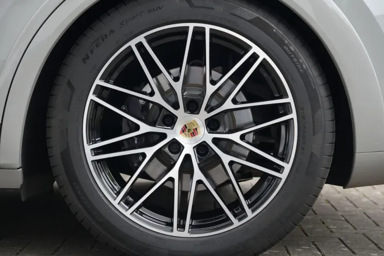 Porsche Cayenne din 2024 cu 16.000 km - oferta POR168494 - foto 17