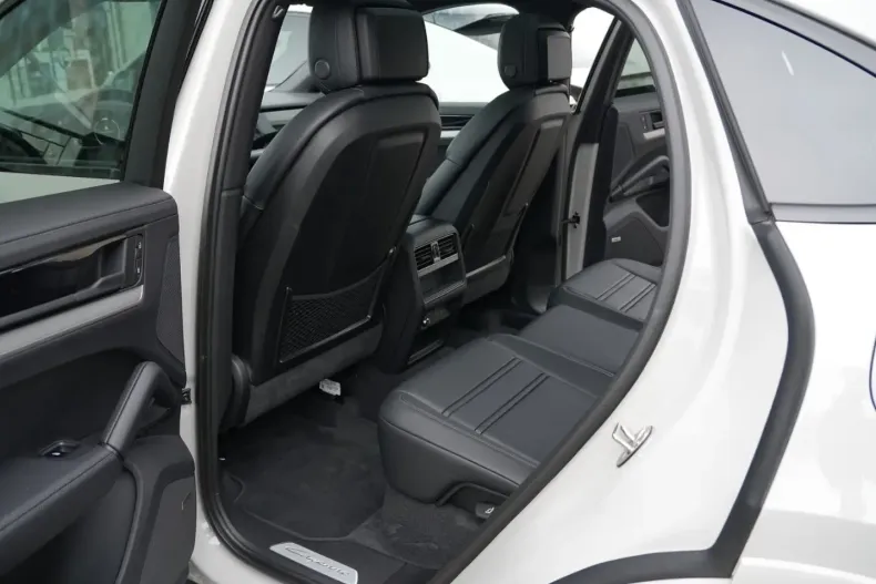 Porsche Cayenne din 2024 cu 16.000 km - oferta POR168494 - foto 44