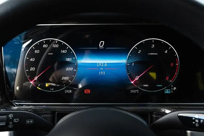 Mercedes-Benz G 450 din 2024 cu 3.800 km - oferta MER168499 - foto 32