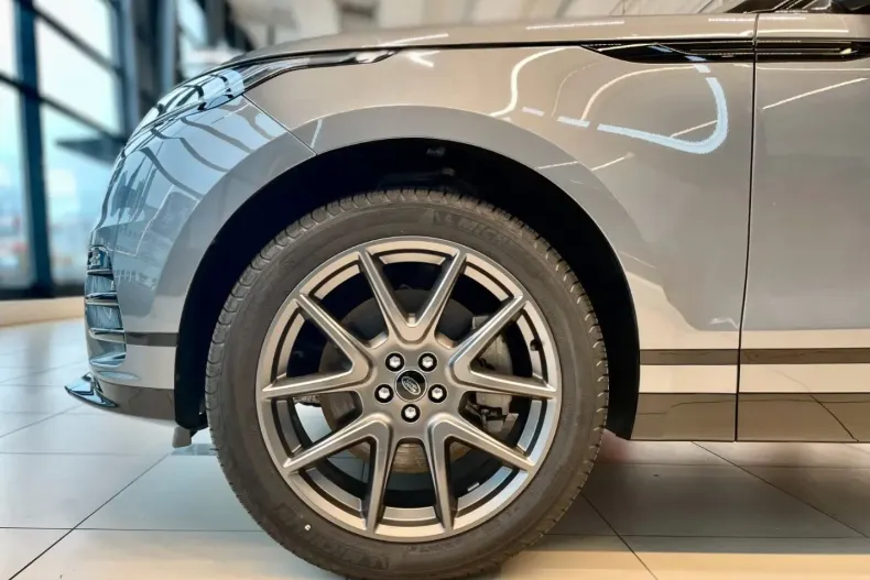 Land Rover Range Rover Velar din 2023 cu 7.863 km - oferta LAN168505 - foto 3