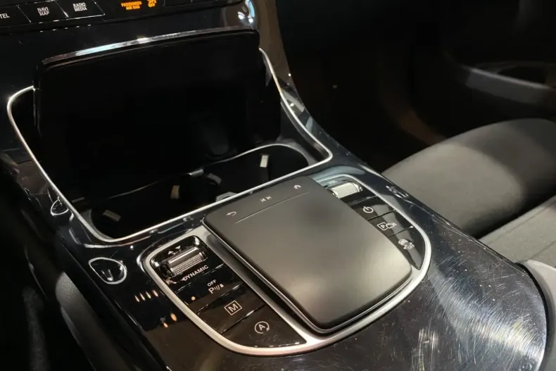 Mercedes-Benz GLC 200 din 2022 cu 44.664 km - oferta MER168516 - foto 19