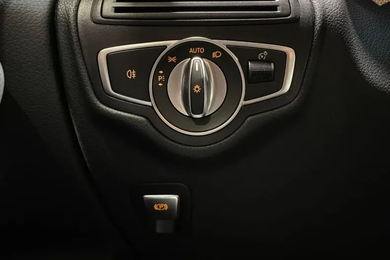 Mercedes-Benz GLC 200 din 2022 cu 44.664 km - oferta MER168516 - foto 20