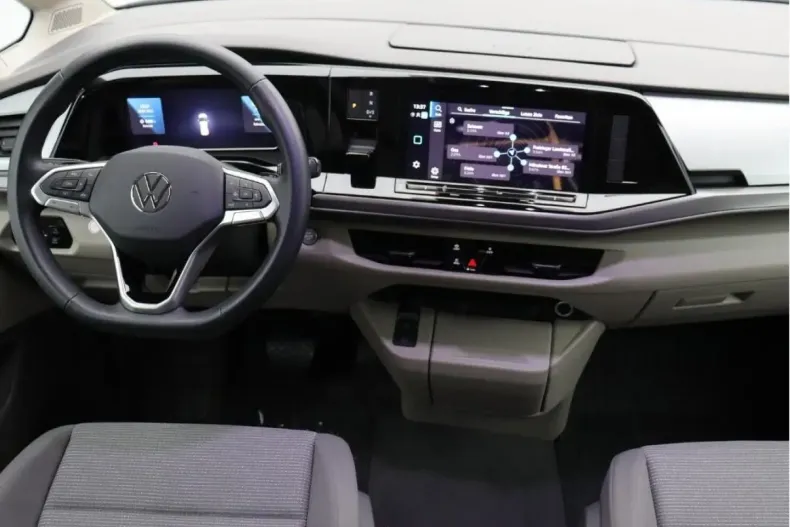 Volkswagen T7 Multivan din 2022 cu 43.880 km - oferta VOL168531 - foto 5