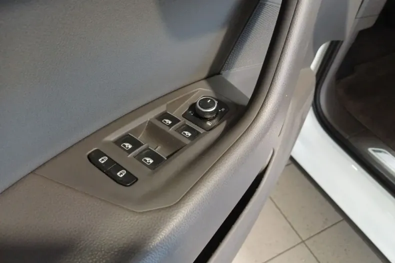 Volkswagen Touareg din 2021 cu 59.404 km - oferta VOL168537 - foto 16