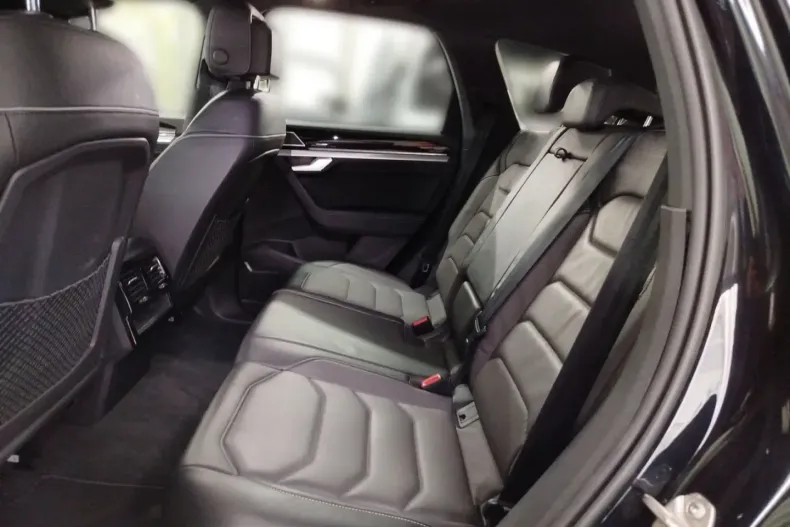 Volkswagen Touareg din 2021 cu 69.600 km - oferta VOL168539 - foto 9