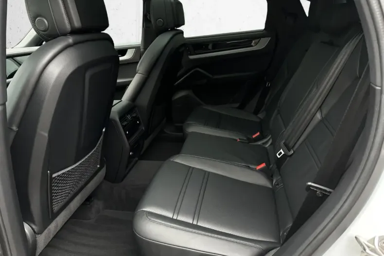 Porsche Cayenne din 2024 cu 14.600 km - oferta POR168559 - foto 10