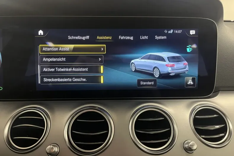 Mercedes-Benz E 300 din 2021 cu 99.987 km - oferta MER168571 - foto 23