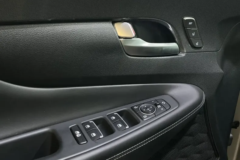 Hyundai SANTA FE din 2022 cu 66.481 km - oferta HYU168583 - foto 11