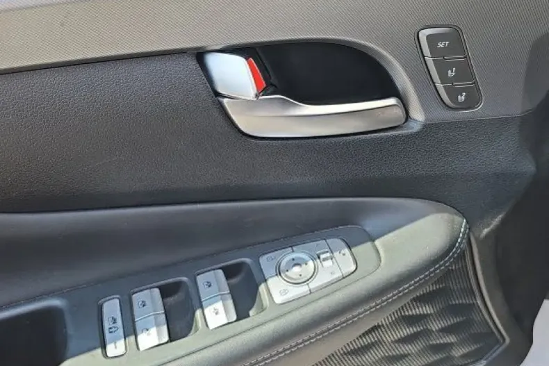 Hyundai SANTA FE din 2022 cu 90.500 km - oferta HYU168594 - foto 10