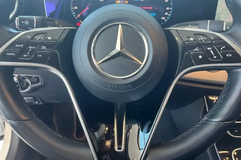 Mercedes-Benz E 300 din 2021 cu 86.000 km - oferta MER168602 - foto 11