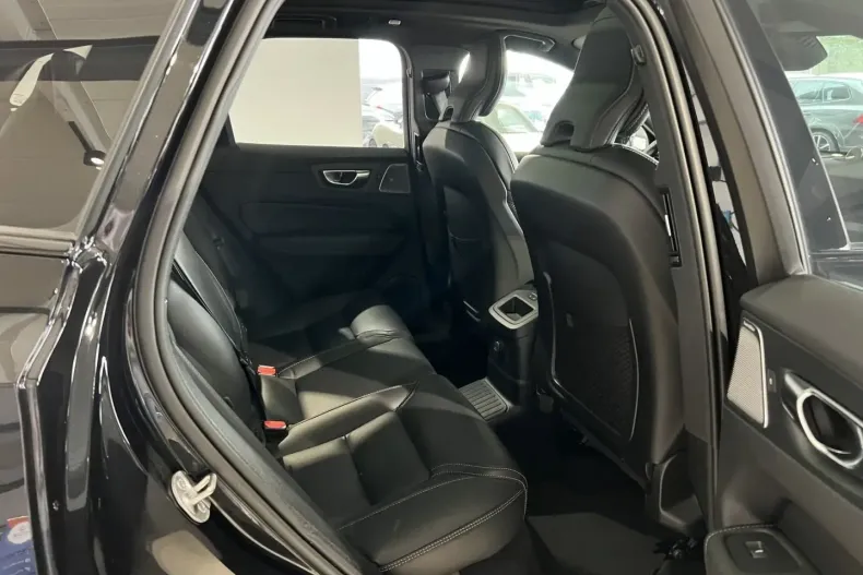 Volvo XC60 din 2024 cu 21.157 km - oferta VOL168624 - foto 12