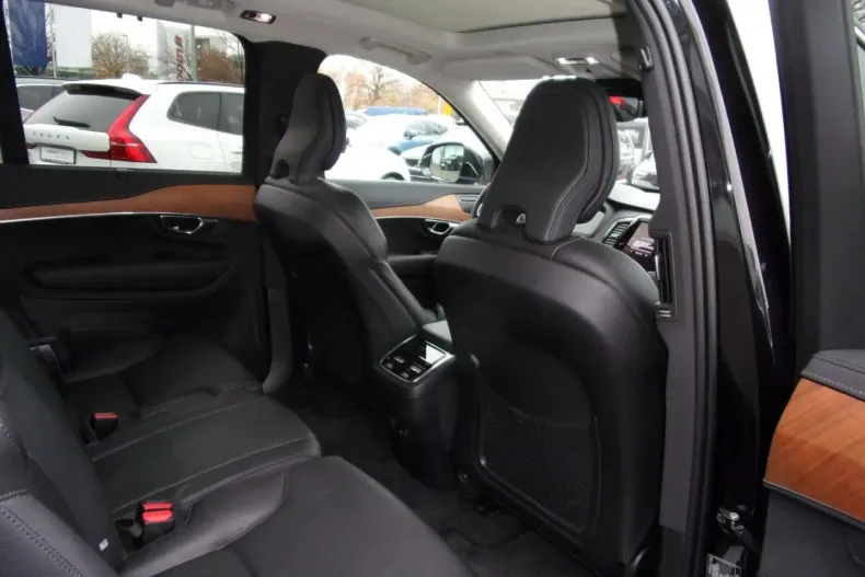 Volvo XC90 din 2022 cu 72.700 km - oferta VOL168626 - foto 13