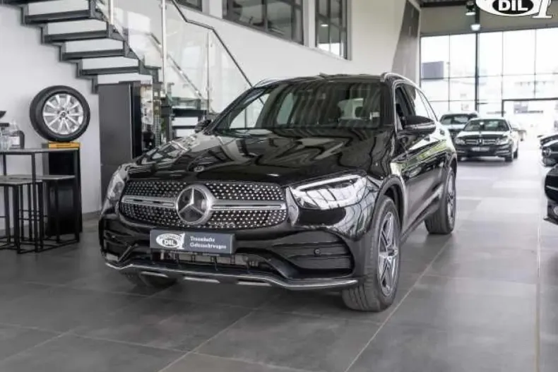 Mercedes-Benz GLC 200 din 2021 cu 90.900 km - oferta MER168633 - foto 1