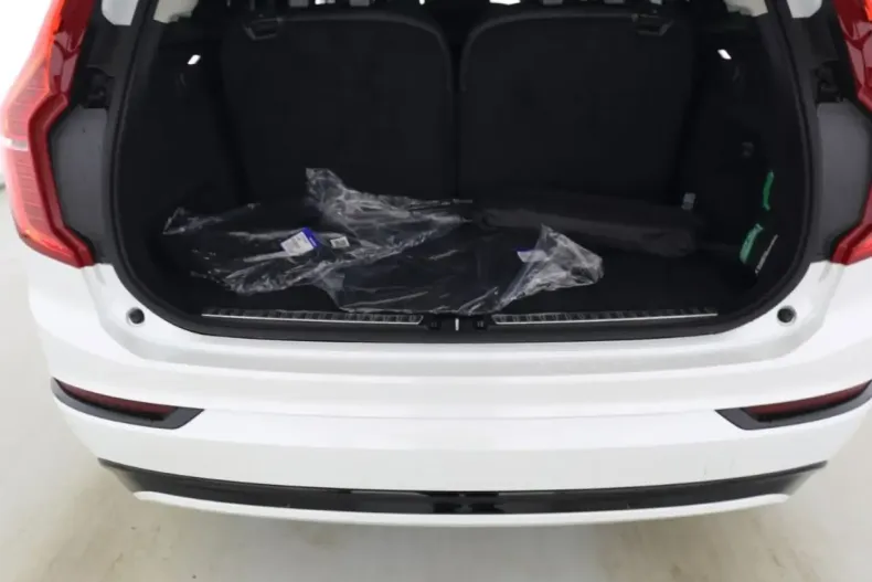 Volvo XC90 din 2024 cu 26.250 km - oferta VOL168654 - foto 4