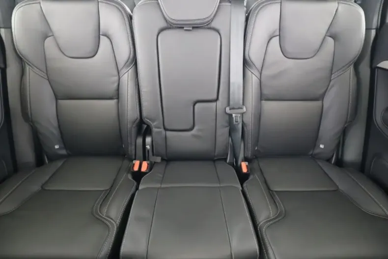 Volvo XC90 din 2024 cu 26.250 km - oferta VOL168654 - foto 10