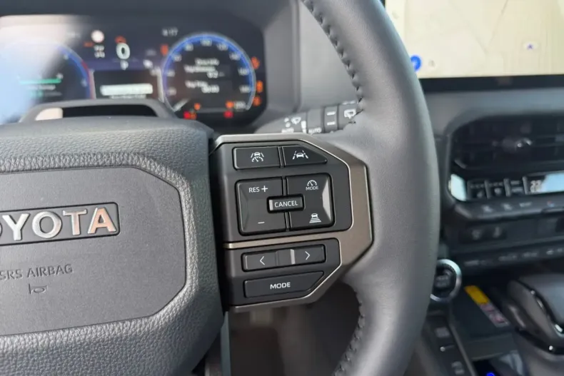 Toyota Land Cruiser din 2024 cu 14.990 km - oferta TOY168655 - foto 23