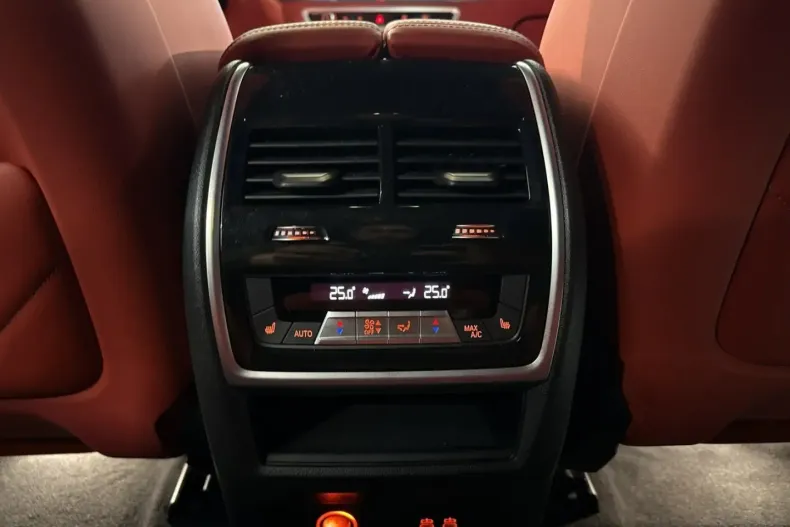 BMW XM din 2024 cu 28.606 km - oferta BMW168664 - foto 14