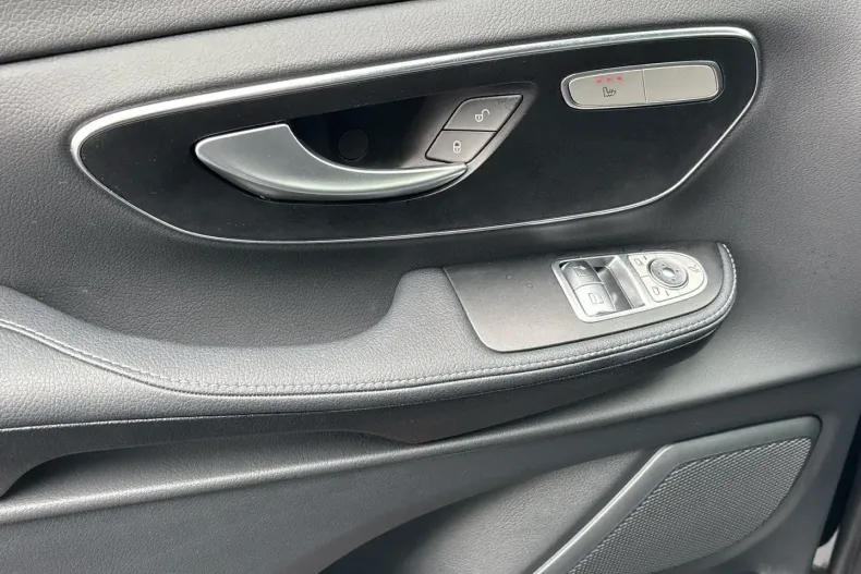 Mercedes-Benz V 300 din 2024 cu 10.350 km - oferta MER168667 - foto 12