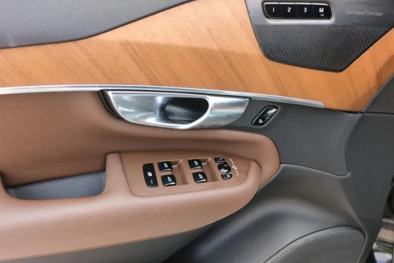 Volvo XC90 din 2021 cu 84.700 km - oferta VOL168669 - foto 8