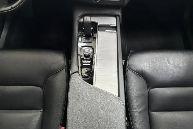 Volvo XC90 din 2021 cu 77.150 km - oferta VOL168671 - foto 14