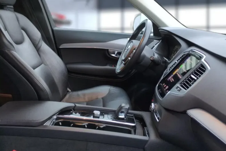 Volvo XC90 din 2021 cu 69.300 km - oferta VOL168695 - foto 19