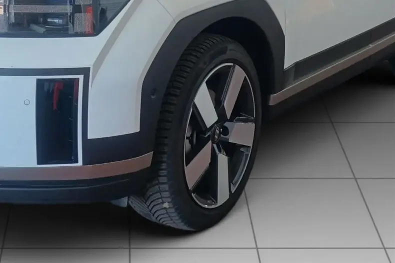 Hyundai SANTA FE din 2025 cu 18.461 km - oferta HYU168702 - foto 11