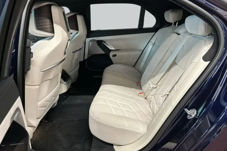 BMW 740 din 2024 cu 8.718 km - oferta BMW168712 - foto 18