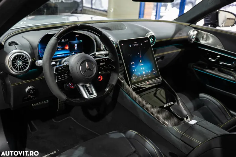 Mercedes-Benz AMG GT din 2024 cu 12.000 km - oferta MER168772 - foto 6
