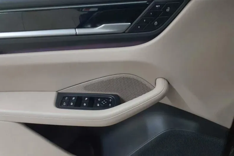 Porsche Macan din 2024 cu 20.100 km - oferta POR168799 - foto 5