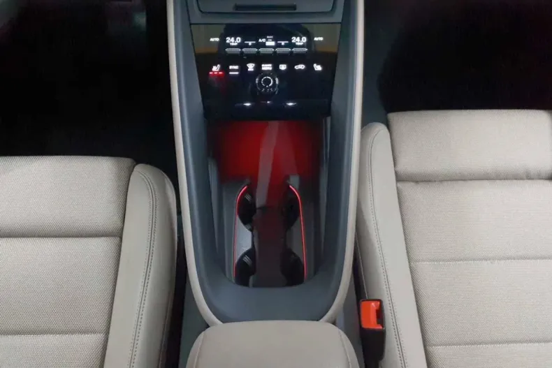 Porsche Macan din 2024 cu 20.100 km - oferta POR168799 - foto 8