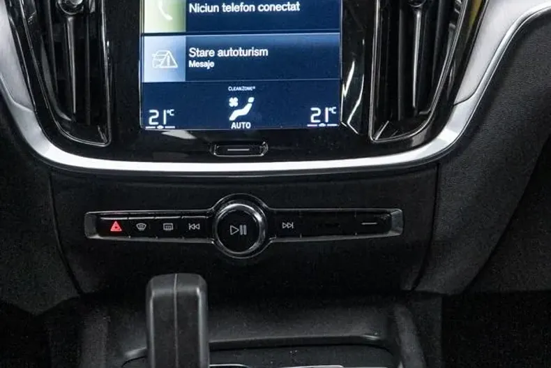 Volvo V60 din 2021 cu 174.700 km - oferta VOL168804 - foto 4