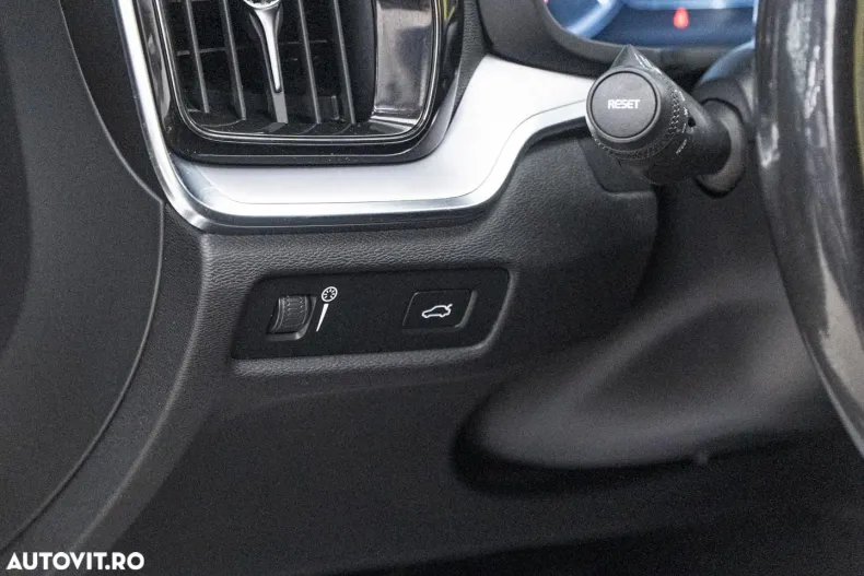 Volvo V60 din 2021 cu 174.700 km - oferta VOL168804 - foto 35