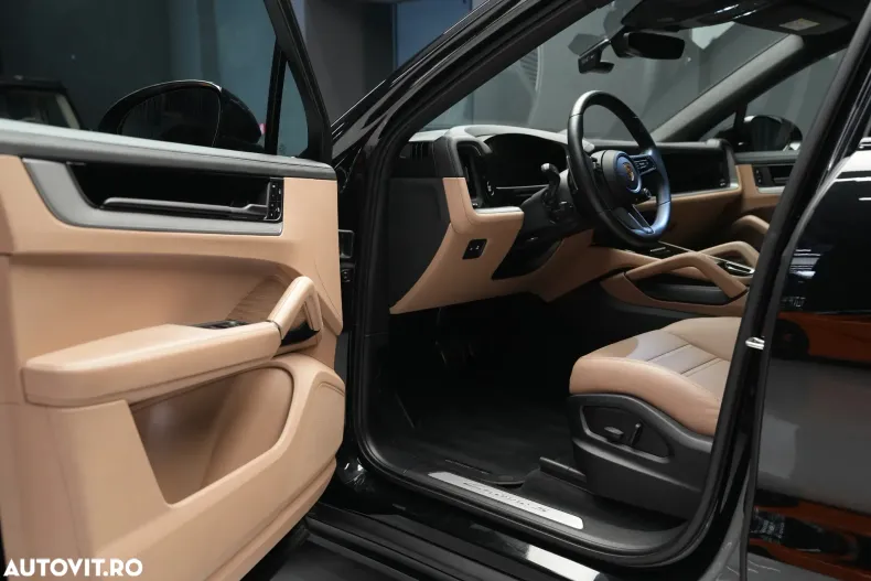 Porsche Cayenne din 2023 cu 13.811 km - oferta POR168838 - foto 10