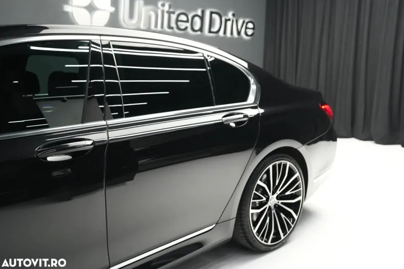 BMW Seria 7 din 2020 cu 32.800 km - oferta BMW168842 - foto 34