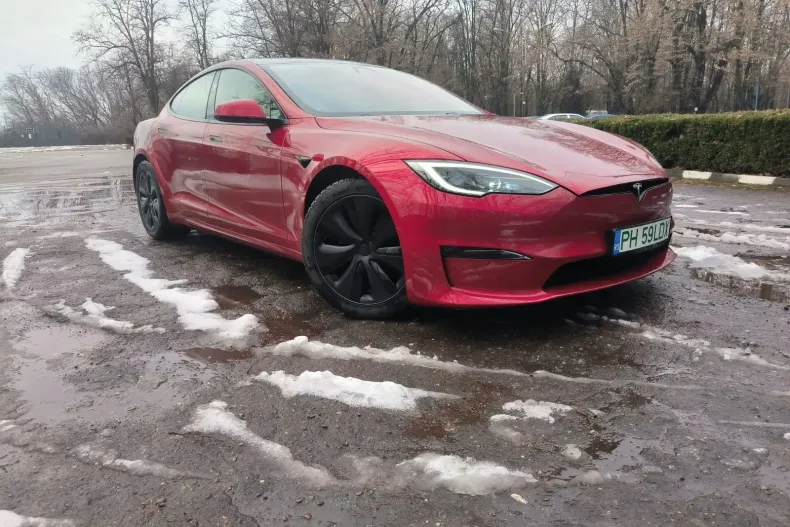 Tesla Model S din 2023 cu 38.400 km - oferta TES168851 - foto 1
