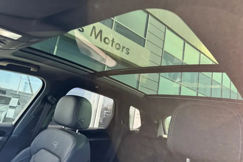 Volkswagen Touareg din 2025 cu 10 km - oferta VOL168914 - foto 13