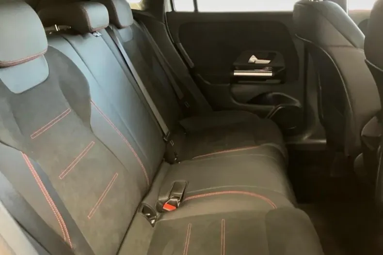 Mercedes-Benz GLA din 2025 cu 9.100 km - oferta MER168917 - foto 18