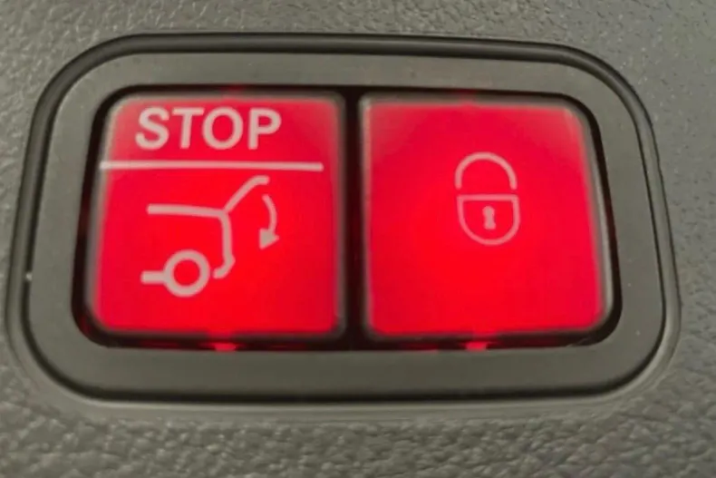 Mercedes-Benz GLA din 2025 cu 9.100 km - oferta MER168917 - foto 24