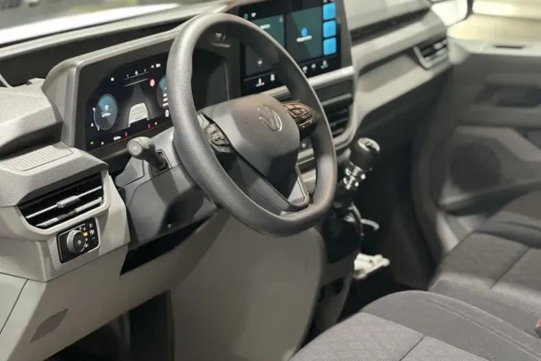 Volkswagen Transporter din 2025 cu 19 km - oferta VOL168923 - foto 4