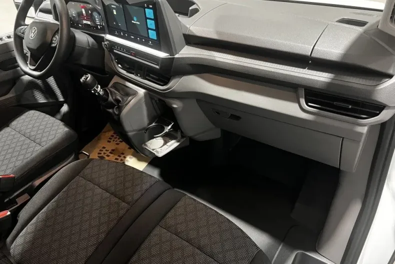 Volkswagen Transporter din 2025 cu 19 km - oferta VOL168923 - foto 22