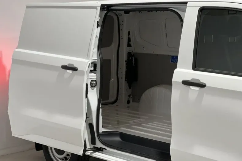 Volkswagen Transporter din 2025 cu 19 km - oferta VOL168923 - foto 26